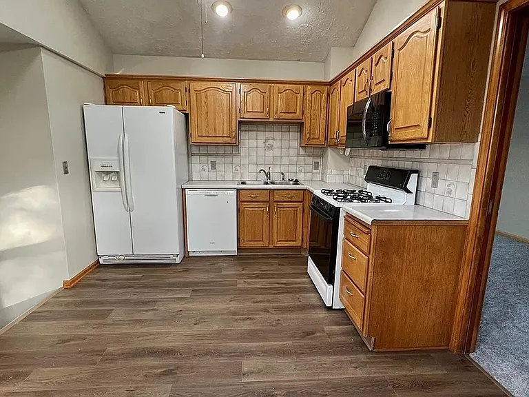 13816 Y Cir — Photo 2