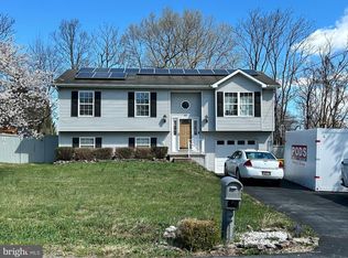 60 Wendover Dr, Bunker Hill, WV 25413