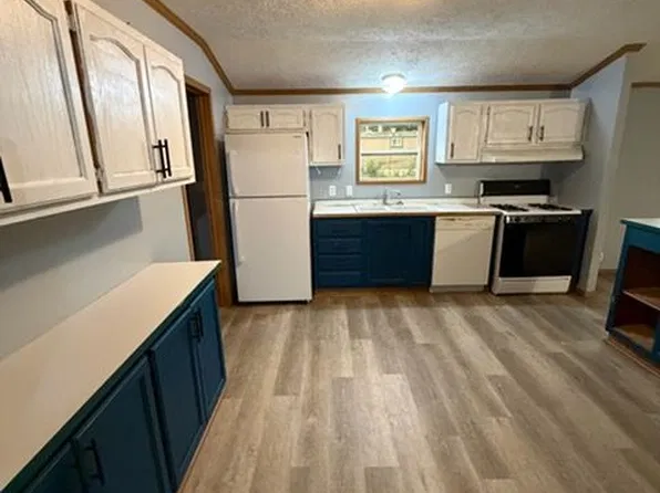 213 N Park St #33, Conrad, IA 50621