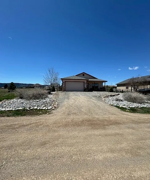 54 Paradise Dr — Photo 1