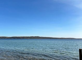 10 Shorewood Dr #C, Frankfort, MI 49635