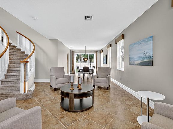 4th image of 2173 Bellcrest Circle