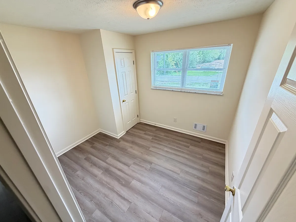 Building Photo - 2922 Sunset Dr