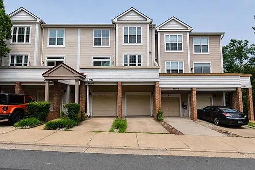 44190 Mossy Brook Sq Photo 1
