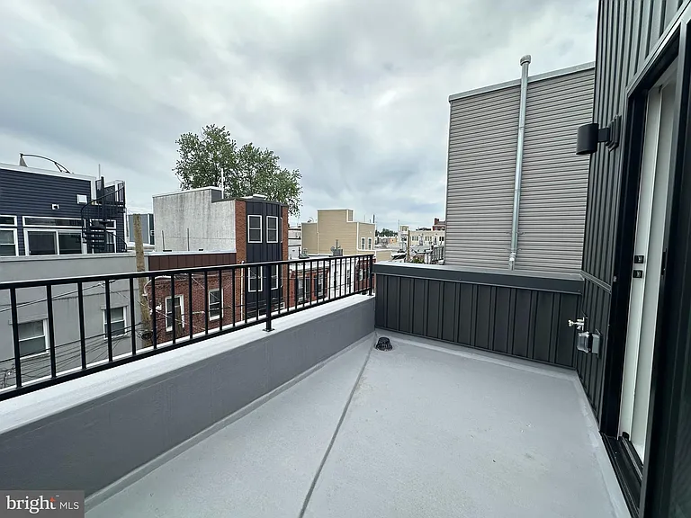 2209 Montrose St — Photo 20