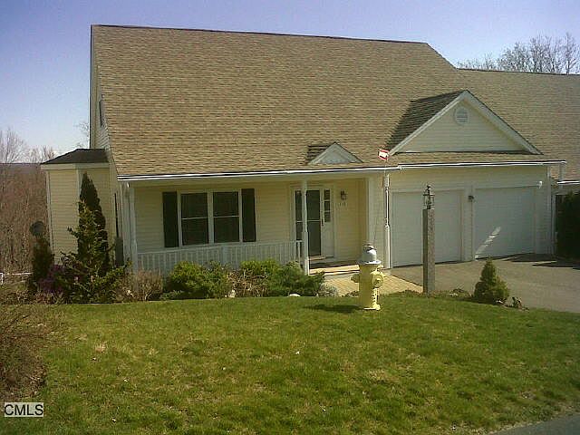 2nd image of 218 Woodlawn Dr