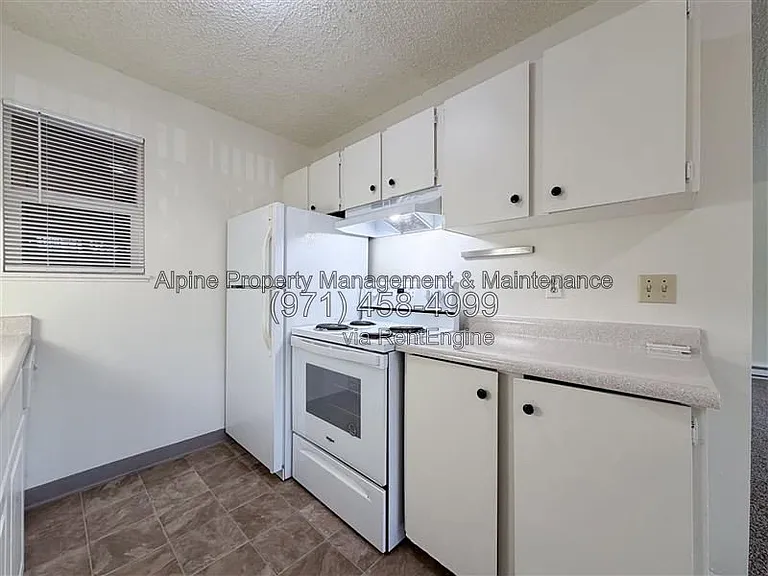 13317 SW 17th St — Photo 8