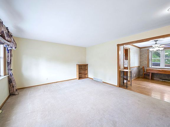 2nd image of 7198 Neil Dr