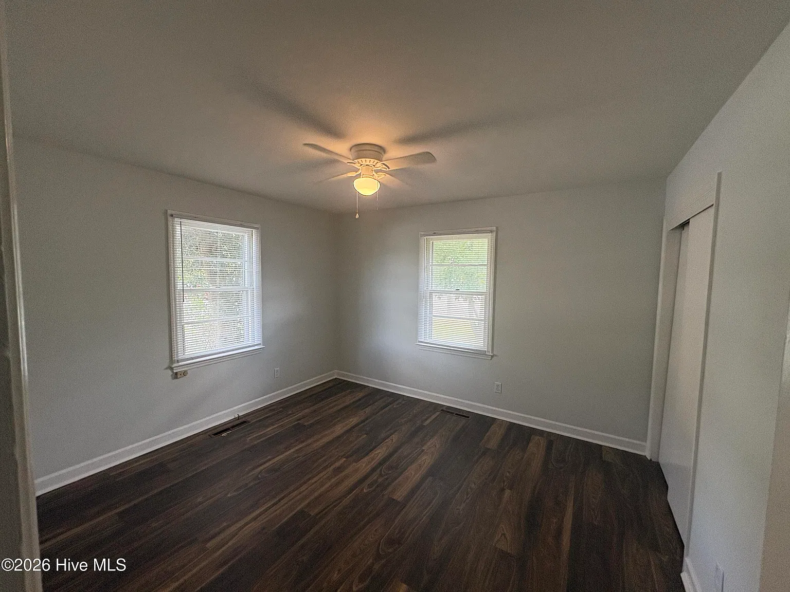 3 bed, 1.0 bath, 1200 sqft, $1,350 — Photo 4