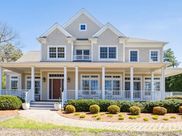 24 Highwood Lane, Hatchville, MA 02536