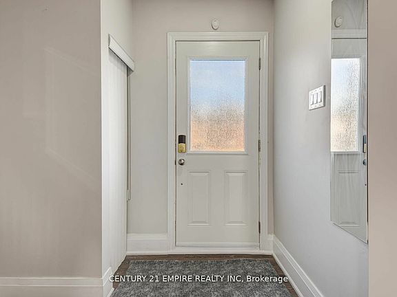 4th image of 900 Central Park Dr #30