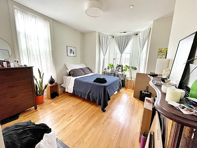 250 Webster St #2 — Photo 8