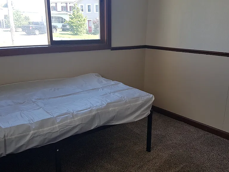 1032 Perry St — Photo 10