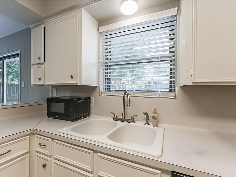 7015 Pine Vista Ln — Photo 8