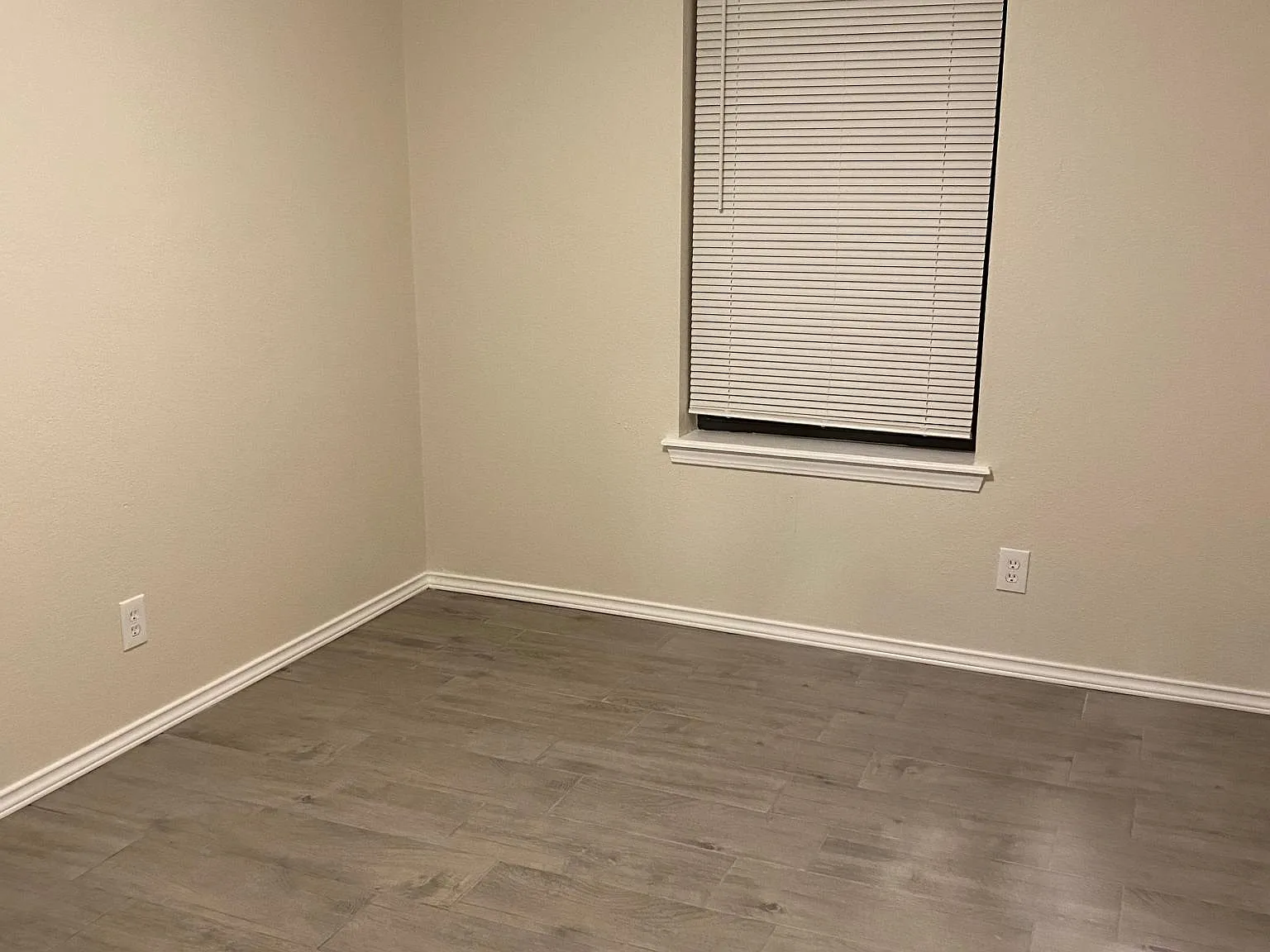 3 bed, 1.5 bath, 1206 sqft, $1,250 — Photo 1