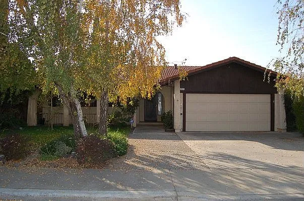 2511 Dels Ln photo 1