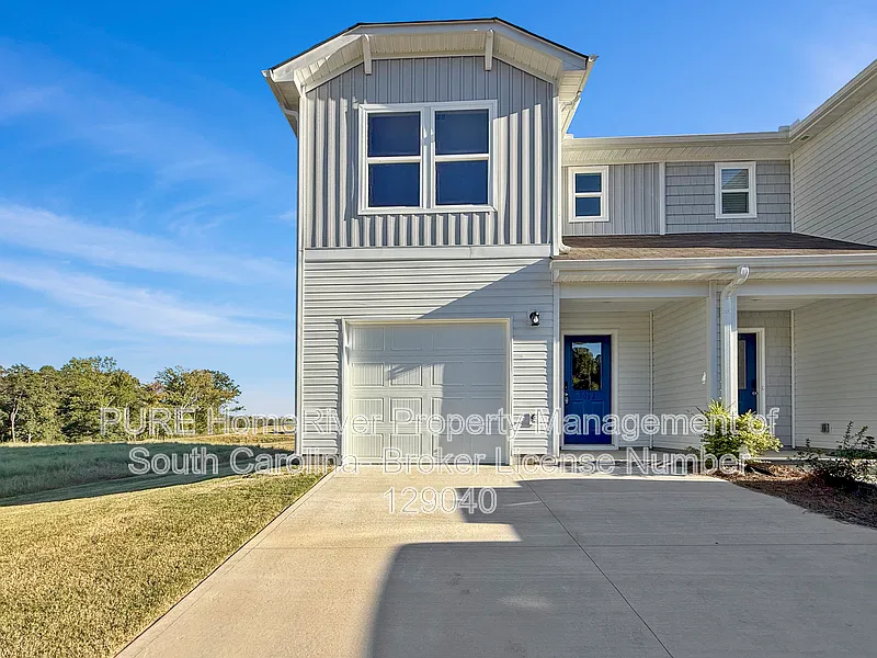 3 bed, 2.5 bath, 1402 sqft, $1,700 — Photo 1