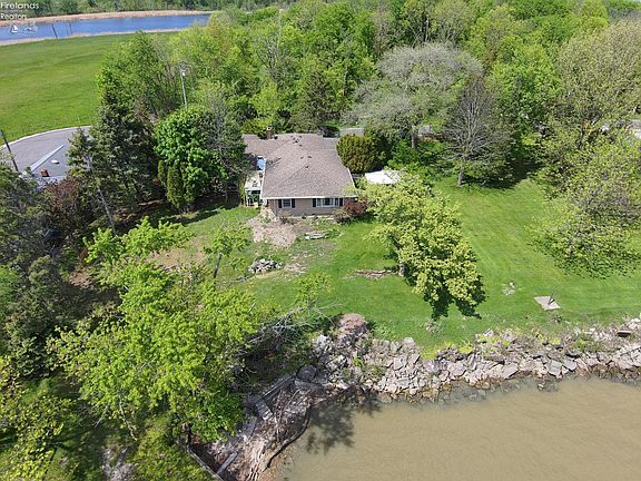 5th image of 2426 E Schiewe Rd