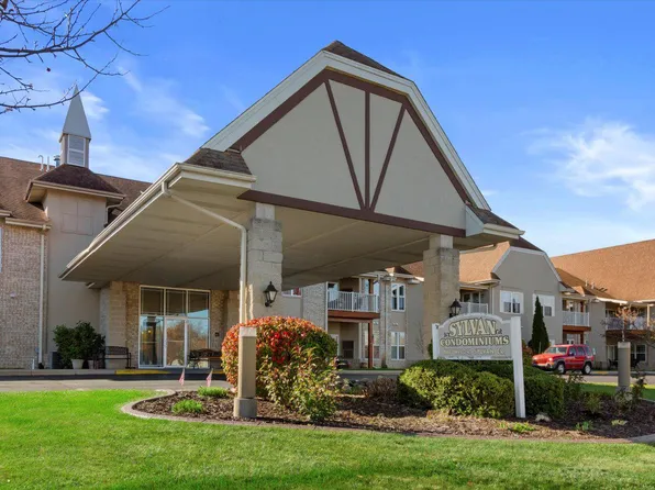 N113W16241 Sylvan CIRCLE #118, Germantown, WI 53022