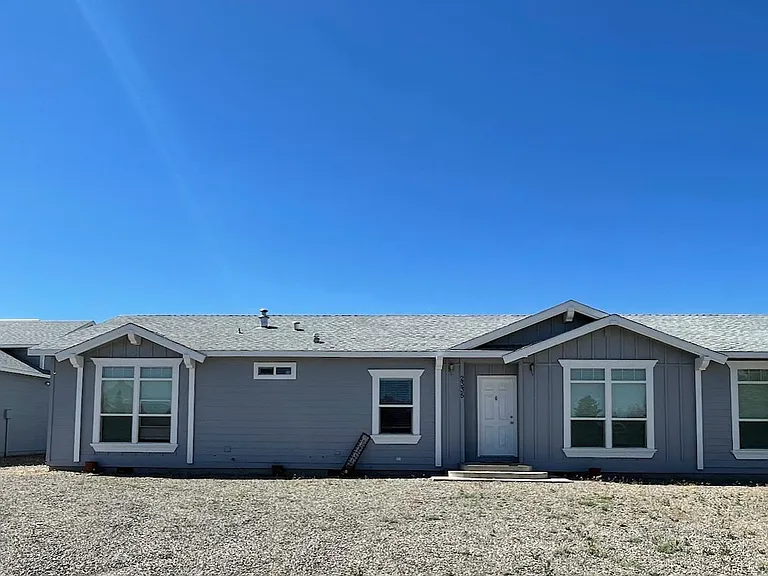 2335 Jacobsen Ln — Photo 1