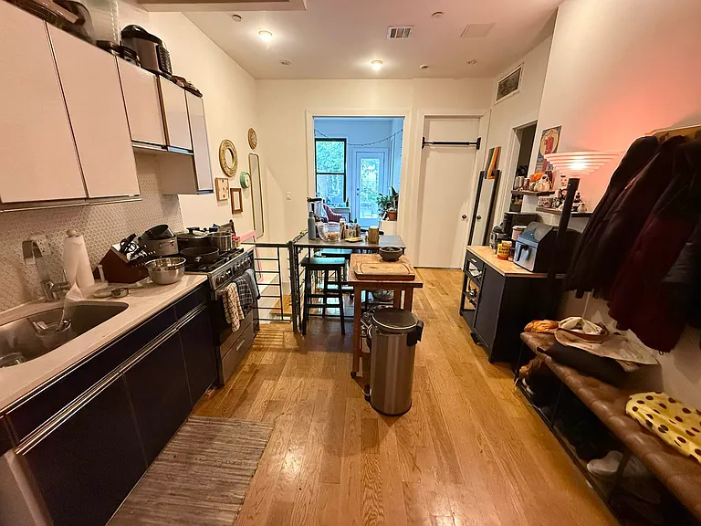 751 Dekalb Ave #1B — Photo 2