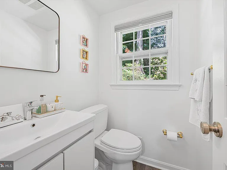 4025 N River St — Photo 13