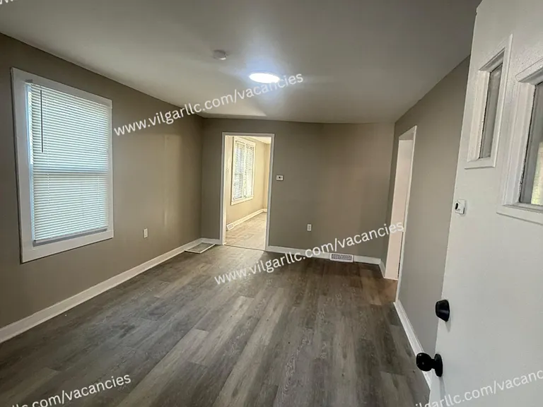 1712 Carolina St — Photo 9
