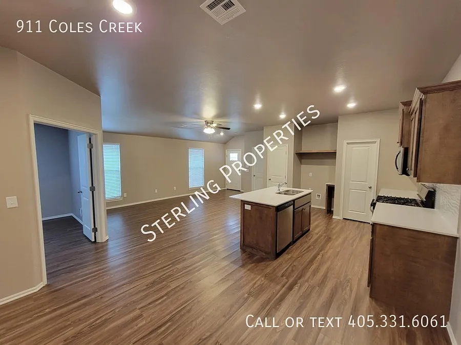 3 bed, 1300 sqft, $1,550 — Photo 4