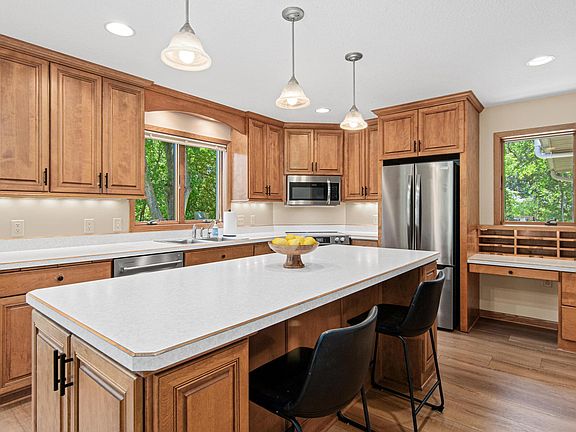 3rd image of 12852 Essex Way