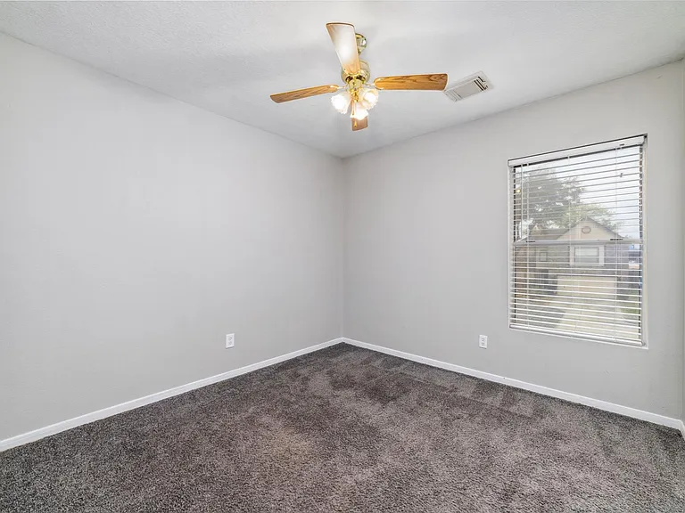 10810 Meadow Walk Ln — Photo 15