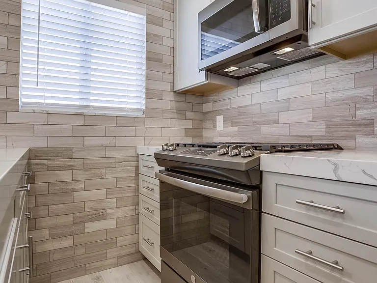 126 W Canada #C — Photo 13