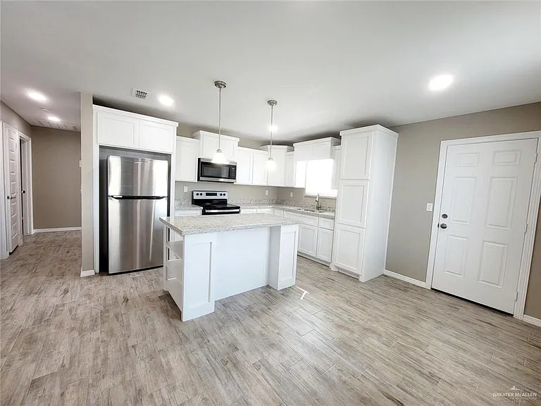 3808 Las Vistas Ln #1 — Photo 8