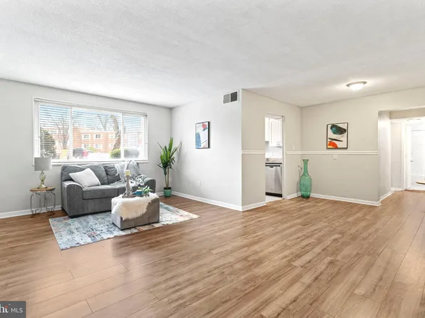 3831 Hamilton St #F-101, Hyattsville, MD 20781