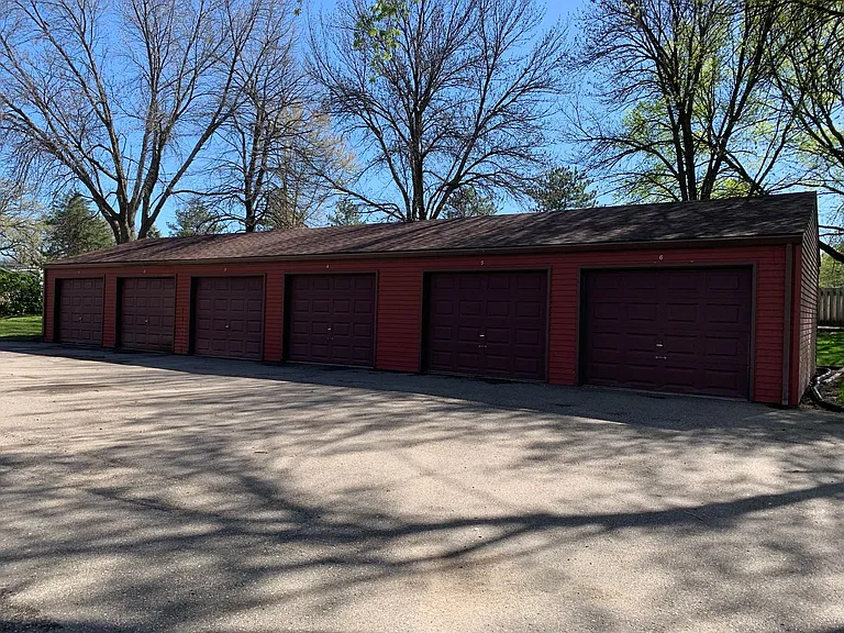 985 Echo Dr SE — Photo 2