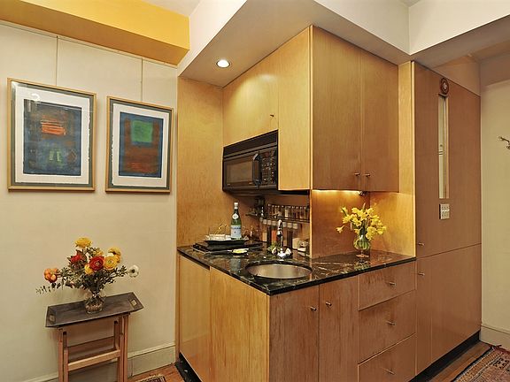 3rd image of 169 E 78th St APT 6A