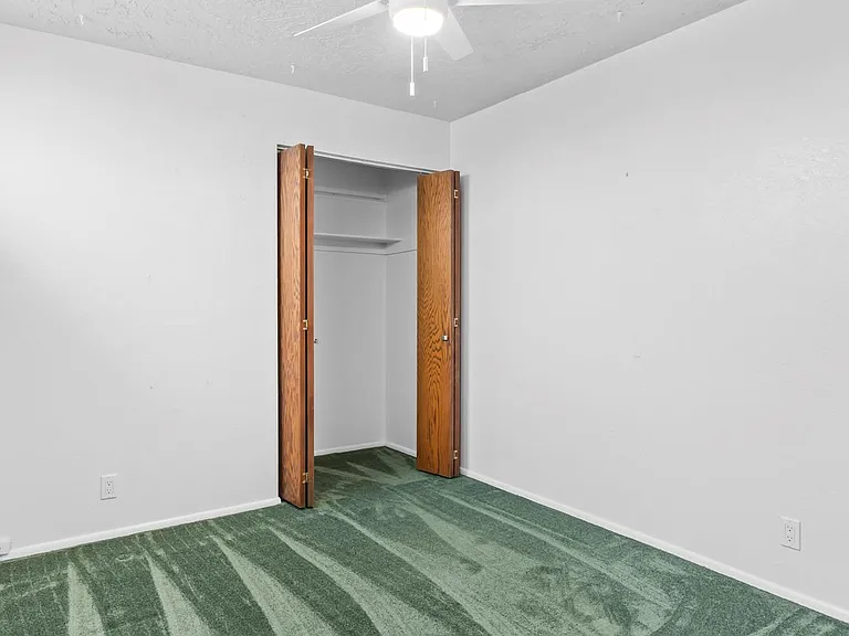 9763 S Sitzmark Dr — Photo 17