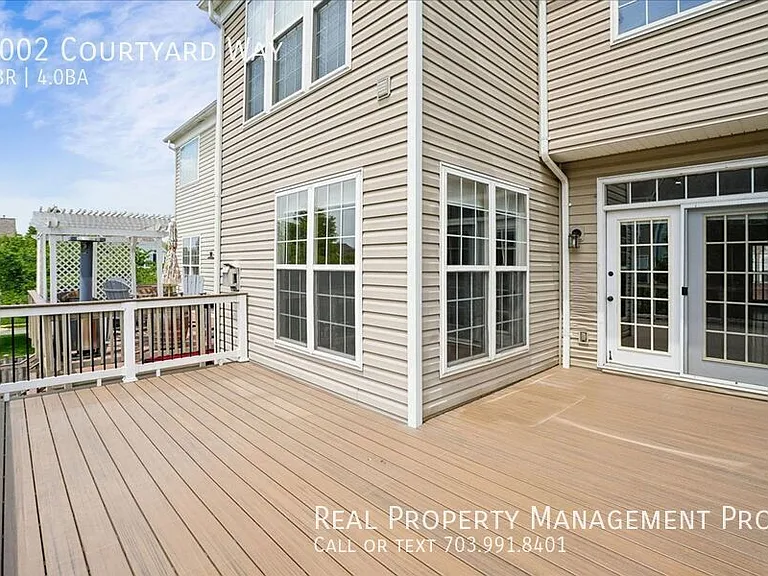 7002 Courtyard Way — Photo 4