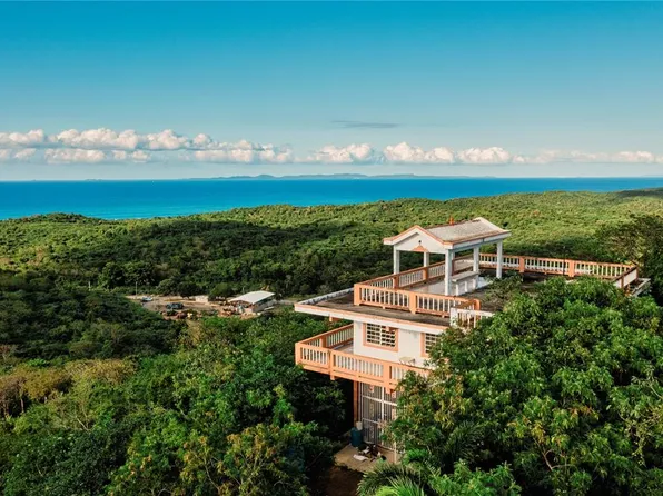 523 Project House #A, Vieques, PR 00765