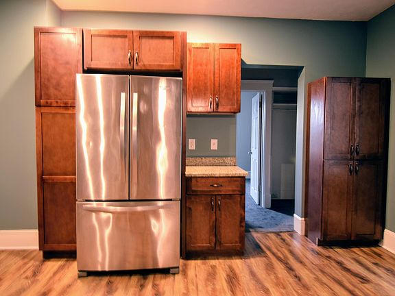 2nd image of 1426 W 75th St #1