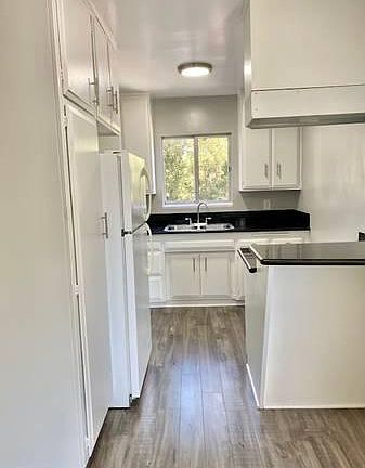 3rd image of 6706 York Blvd #15