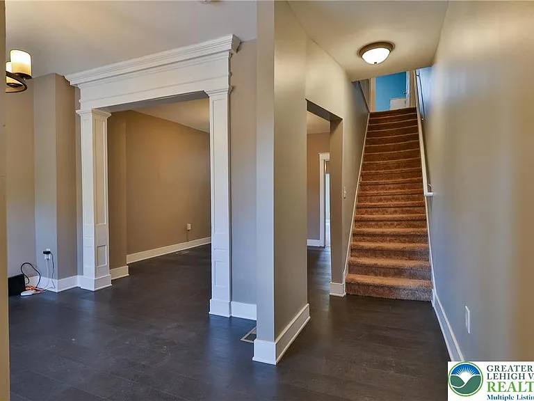 129 E Goepp St — Photo 5