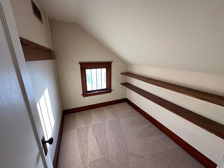 417 Albany Ave NE — Photo 11