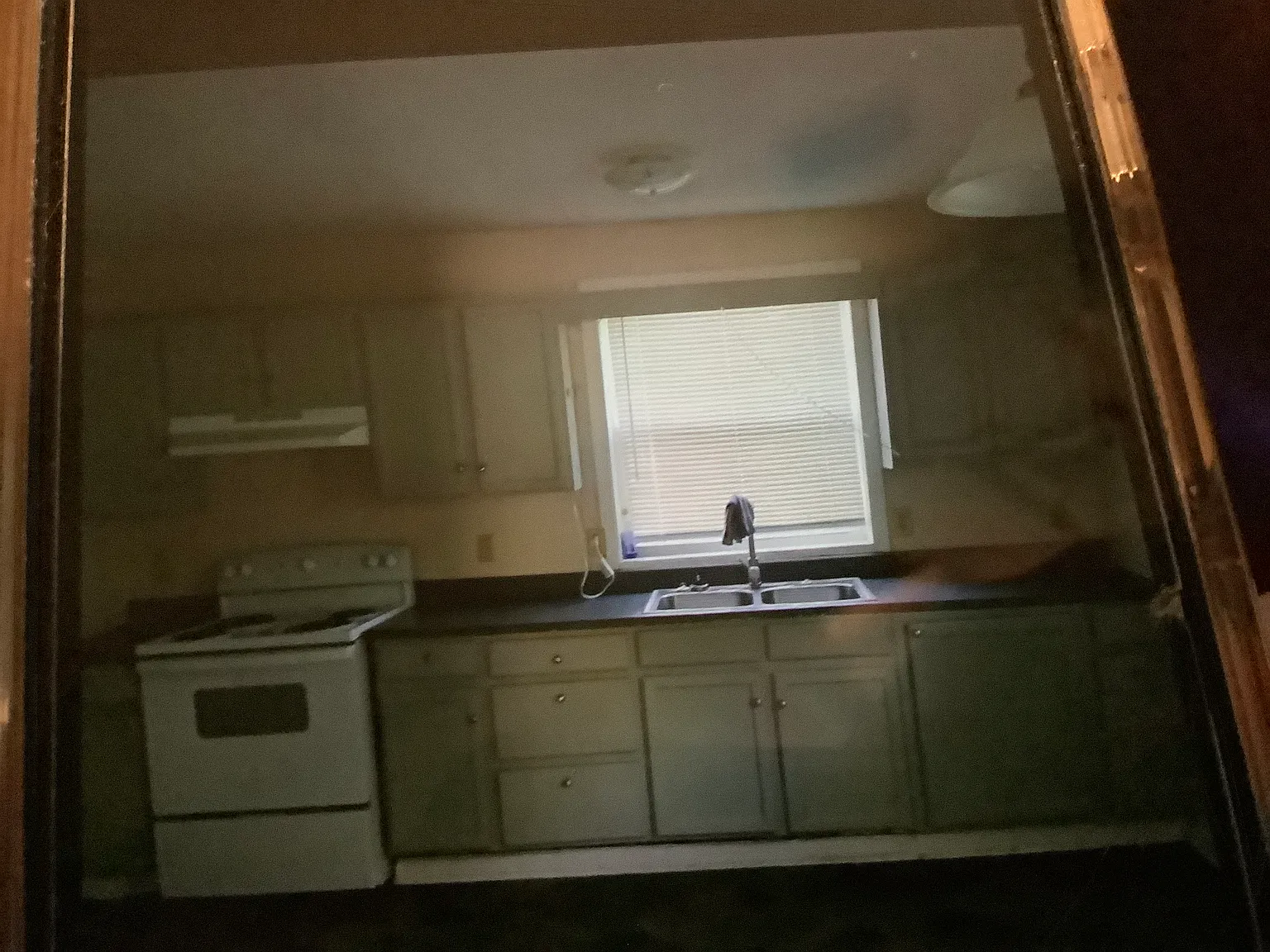 3 bed, 900 sqft, $1,400 — Photo 2