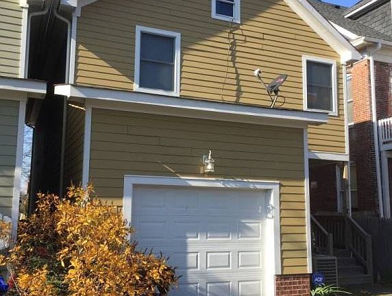 4th image of 715 Washington St