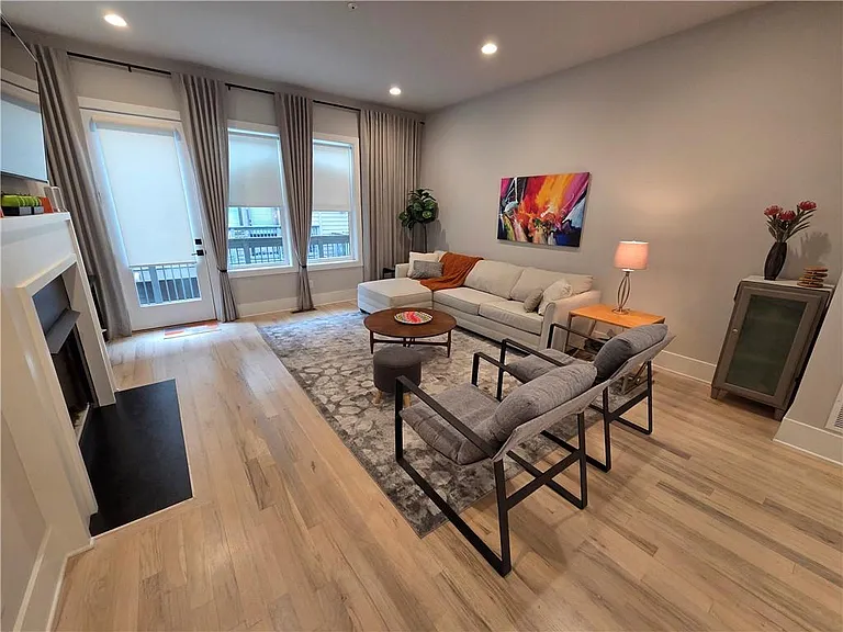 318 Gibson St SE — Photo 15