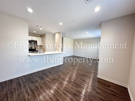 3rd image of 1203 N Clay St Unit 221