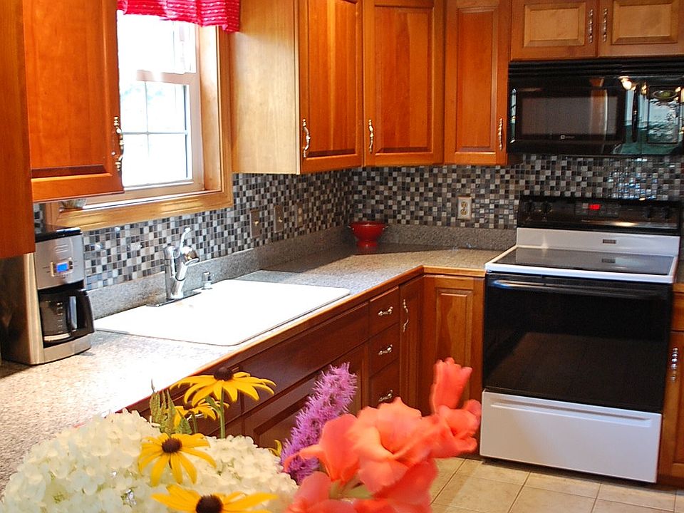 2nd image of 60 Eastfield Rd