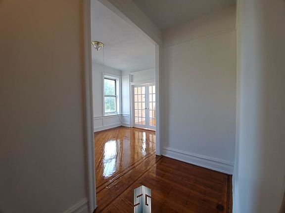 2nd image of 5718 Fort Hamilton Pkwy APT C2