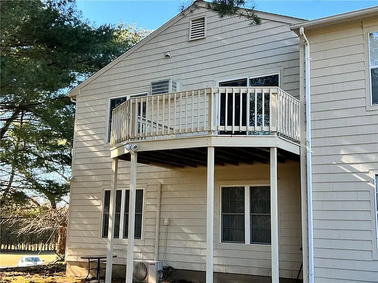 29 Swan Ct — Photo 3