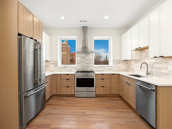 4th image of 3354 N Whipple St APT 2F